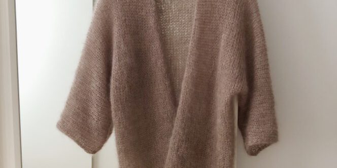 LOTILDA-KIM-Cardigan-hängend
