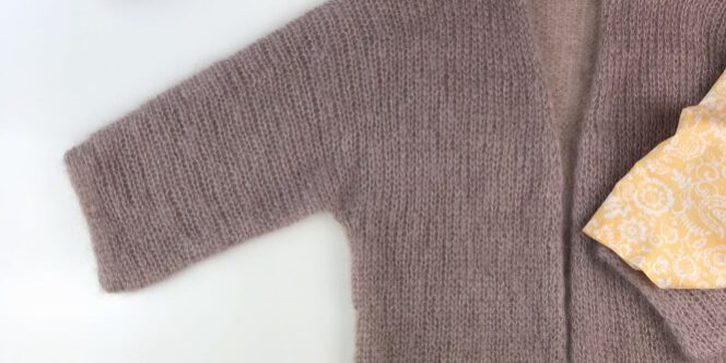 LOTILDA-KIM-Cardigan-liegend-2