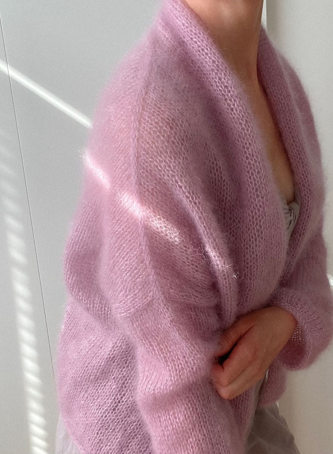 Strickanleitung MARTA Summer Cardigan - Lässige Strickjacke mit Schalkragen und schmalen Ärmeln aus Mohair zum selber stricken